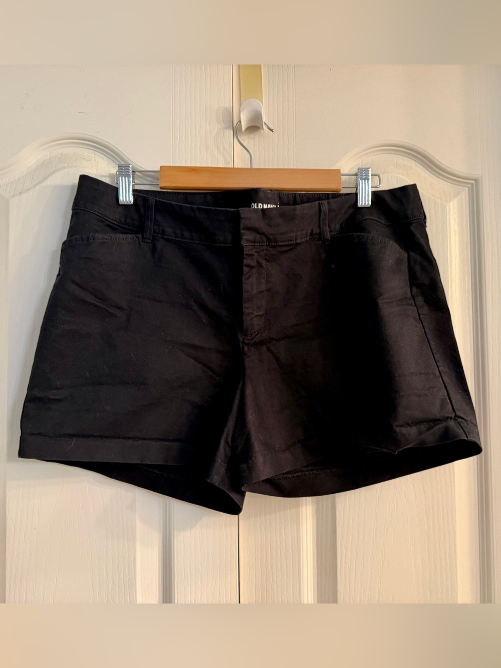 Old Navy Black Women's Casual Chino Bermuda Shorts - Pixie Style